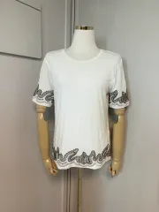 サンドロ 刺繍レイ コットン半袖Tシャツのサムネイル