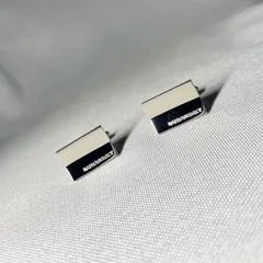 美品 希少 BURBERRY バーバリー ブランドロゴ文字 鏡面&艶消しシルバー スクエアカフス カフリンクス ボタン メンズアクセサリーのサムネイル