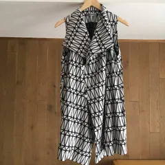 美品 ISSEY MIYAKE　イッセイミヤケ 　幾何学模様　ベスト　ジャケット２　IM72FE513のサムネイル