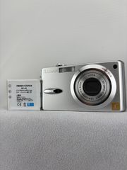 2105【美品、動作確認済み】 FUJIFILM FinePix F410 シルバー 富士