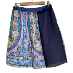 美品 VIVIENNE TAM ヴィヴィアンタム シルクプリント プリーツ ひざ丈 スカート サイズ1 マルチカラー レディース 古着 中古 USEDのサムネイル