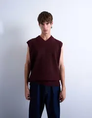 トップマン メンズ アウター ニット・セーター オーバーサイズフィット Vネック ベスト Topman oversized fit deep v neck vest Burgundy バーガンディのサムネイル