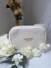CHANEL BEAUTE ポーチ ホリデー 2024 非売品のサムネイル