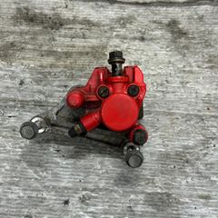 Umi100 台湾メーカー フロントキャリパー