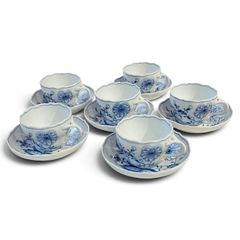 MEISSEN (マイセン)　ブルーオニオン　ティー/コーヒー兼用カップ(00572)＆ソーサー(562)　ホワイト × ブルー　キングラム[68]