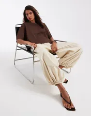 エイソス レディース トップス Tシャツ クロップド ASOS DESIGN boxy cropped Tshirt in chocolate チョコレートのサムネイル