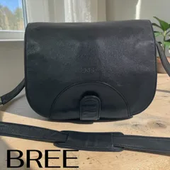 BREE ショルダーバッグ ブラック レザーのサムネイル
