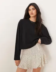 エイソス レディース トップス Tシャツ クロップド ASOS DESIGN long sleeve boxy cropped Tshirt Black ブラックのサムネイル