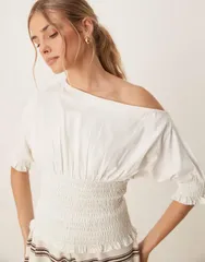 エイソス レディース トップス Tシャツ オフショルダー ASOS DESIGN offshoulder shirred detail top in cream CREAM クリームのサムネイル