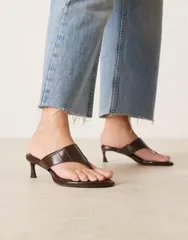 エイソス レディース シューズ サンダル ヒール ASOS DESIGN Horizon chunky toe thong kitten heel sandals in chocolate crochのサムネイル