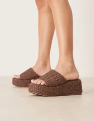 エイソス レディース シューズ サンダル ASOS DESIGN Teagan flatform footbed wedge sandals in chocolate raffia Chocolateのサムネイル