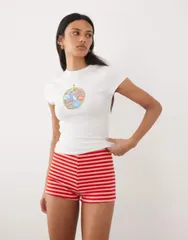 エイソス レディース トップス Tシャツ グラフィック ASOS DESIGN shrunken ringer tee with apple graphic WHITE ホワイトのサムネイル