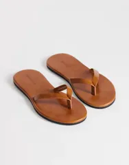 トップショップ レディース シューズ サンダル レザー Topshop Sky realeather toe thong sandals in tan タンのサムネイル