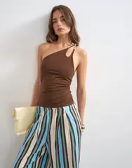 トップショップ レディース トップス Tシャツ Topshop one shoulder beaded strap top in chocolate チョコレートのサムネイル