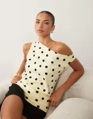 エイソス レディース トップス Tシャツ ドット柄 ウエストマーク ドット ASOS DESIGN off shoulder cinched waistop in buttermilk and blaのサムネイル