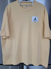 ジョーダン 半袖Tシャツ イエロー L 新品のサムネイル