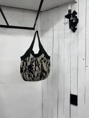 YOHJI YAMAMOTO ヨウジヤマモトのサムネイル
