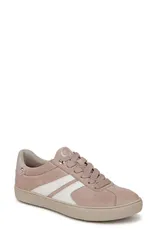 ナチュライザー レディース シューズ スニーカー Naturalizer Medina Sneaker Warm Taupe Tan Warm White ホワイトのサムネイル