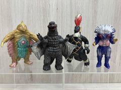 145 BANDAI ウルトラマン 怪獣 ソフビ フィギュア 4体セット - メルカリ
