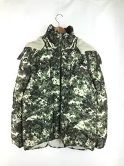 【中古品】 MONCLER モンクレール 54AND BLANK CAMO DOWN JACKET F20911B56600 カモフラ柄 ダウンジャケット アウター 【141-251226-rt-17-tag】のサムネイル