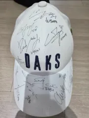 DAKS 白 ベースボールキャップ 選手 サイン 帽子のサムネイル