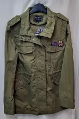 GUESS カーキ マウンテンパーカー ジャケットのサムネイル