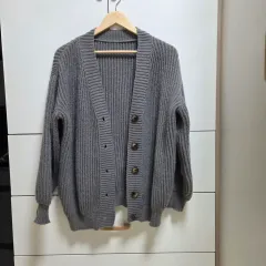 ダークグレイ ニットカーディガンのサムネイル