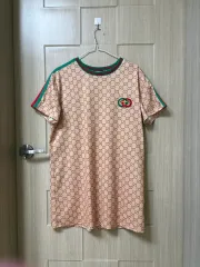 グッチ ロゴ 半袖Tシャツ (ONE PIECE) 着用画像ありのサムネイル