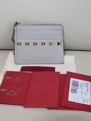 ヴァレンティノ ロックスタッズ カードウォレット 正規品のサムネイル