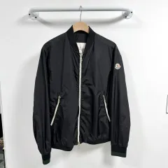モンクレール NORMANDIN ウィンドブレーカー ジャケットのサムネイル