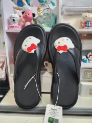 (新品)ハローキティ ブラック ビーチサンダル 235のサムネイル