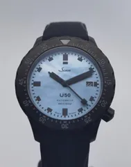 中古超美品 保証書付き ジン SINN U50.S.Perlmutt.S 1050 デイト シェル文字盤 500本限定 ラバーベルト メンズ 自動巻 腕時計のサムネイル