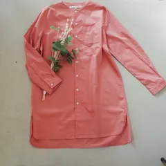LILASIC リラシック ロングシャツチュニック ピンク M 綿100% タイプライター バンドカラー ボトルネック 前開き 羽織り コットン ナチュラル 体型カバー ゆったり シルエット 春夏 大人カジュアル 清潔感 レディース 長袖 スリット 上品綺麗服のサムネイル
