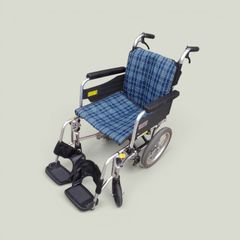 ♿小回り回転できる便利な 六輪 介助 車椅子 (ノーパンクタイヤ 安心ベルト) ♿小回り回転できる便利な 六輪 介助 車椅子 (ノーパンクタイヤ 安心