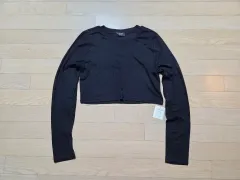 クロップド 長袖 ルーズフィット (新品 着用画像)のサムネイル