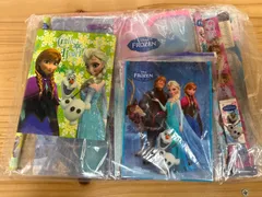 【新品】アナと雪の女王 文房具 豪華盛りだくさんアソートセット ディズニー FROZEN 消しゴム 鉛筆 鏡 紙袋のサムネイル
