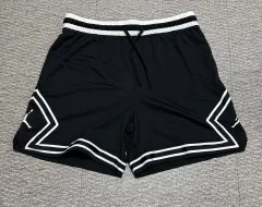 ナイキ ジョーダン ハーフパンツ XL (新品)のサムネイル