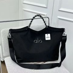 alo yoga ♡ダッフルボストンバッグ♡ ブラック 新品 - メルカリ