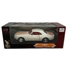 トイザらス限定 モーターマックス 1/18 1958年 コルベット 黒 赤 2台 トイザらス限定 モーターマックス 1/18 1958年 コルベット 黒 赤 2台