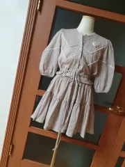 (新品) ローズベイ パフスリーブ ワンピースタイプ ブラウス ロング丈 + ヘアバンド + ブローチのサムネイル