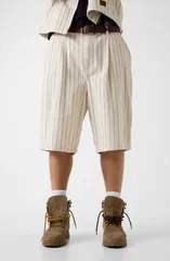 ゲス メンズ ボトムス ハーフパンツ・ショーツ プリーツ ショートパンツ GUESS Pleated Stripe Baggy Shorts Natural ストライプのサムネイル