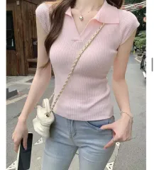 購入して保管のみの新品。フィットが本当に綺麗。ノーボタン、オープン、KARA（カラ）ゴージ、半袖、サマー、ニットのサムネイル