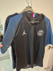 ジョーダン-Paris Saint-Germain(パリ サンジェルマン) 半袖 トレーニングウェアのサムネイル