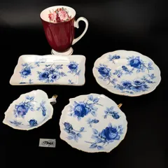 Royal Arden ロイヤルアーデン マグカップ 陶器製 薔薇柄 金彩 プレート トレー 小物入れ ５点セットのサムネイル
