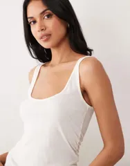エイソス レディース トップス タンクトップ セミシアー ASOS DESIGN semi sheer plunge scoop neck tank in cream クリームのサムネイル