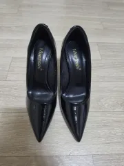 225 ハイヒール 8 000円(新品)のサムネイル