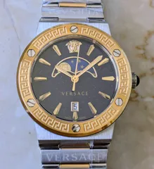 新品未使用　VERSACE / ヴェルサーチェ GRECA LOGO MOONPHASE（グレカ ロゴ ムーンフェーズ）腕時計　メンズウォッチ 型番：VE7G00223のサムネイル