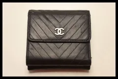 ■シャネル　11番台　Vステッチ　ラムスキン　三つ折り財布　CHANEL■0709ol34215のサムネイル