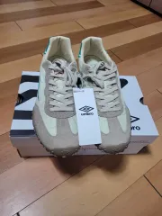 新品 アンブロ umbro ファースト ジョガー スニーカー (280mm)のサムネイル