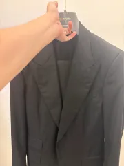 トムフォード TOM FORD トムフォード スーツ ブラック 麻 マスター ツイル 3ピース 46サイズのサムネイル